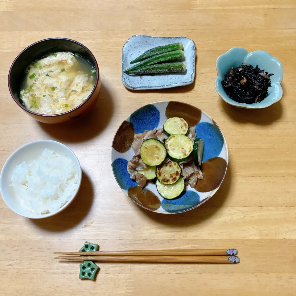 豚肉とズッキーニの塩麹炒め|ちゃみこさん