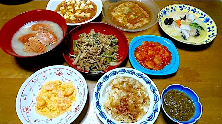 Snapdishの料理写真:ある日の晩御飯 中華料理 エビチリ🦐エビマヨ🍤麻婆豆腐、八宝菜、かに玉はお中元のレトルト温めただけ😅|🐈⸒⸒⸒⸒つるのダンス🐈🐾さん