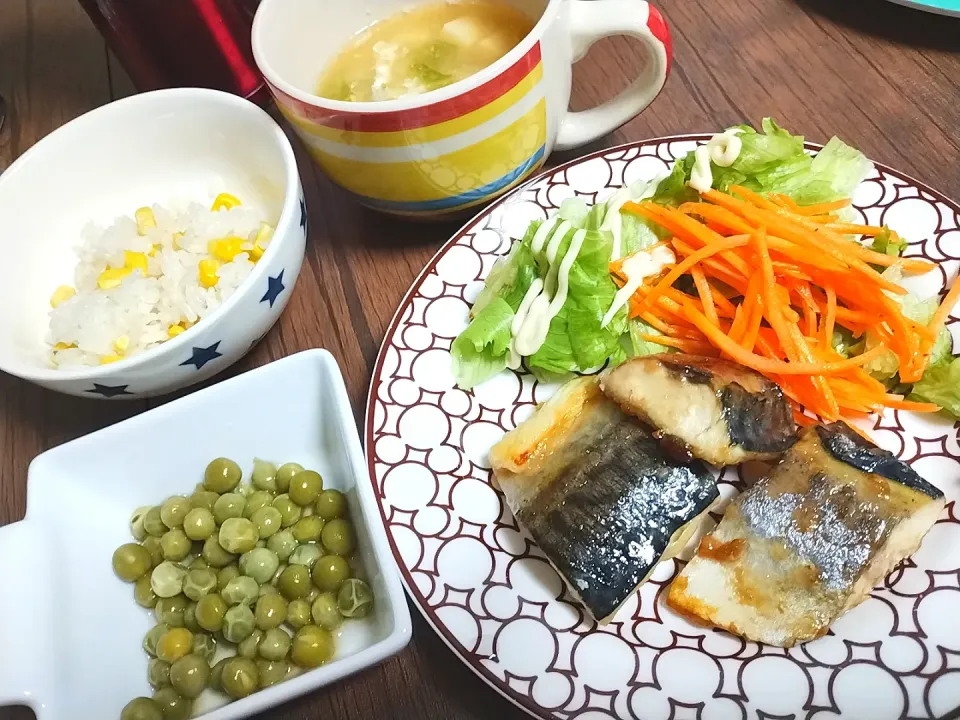 とうもろこしごはん
鯖の照り焼き
キャロットラペ
えんどう豆の煮物
味噌汁|尚さん