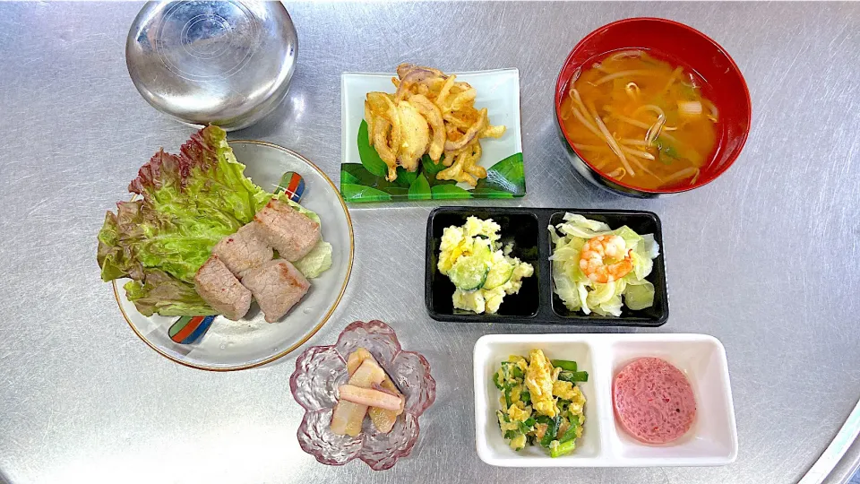 本日のおまかせ定食🍖|晏如さん