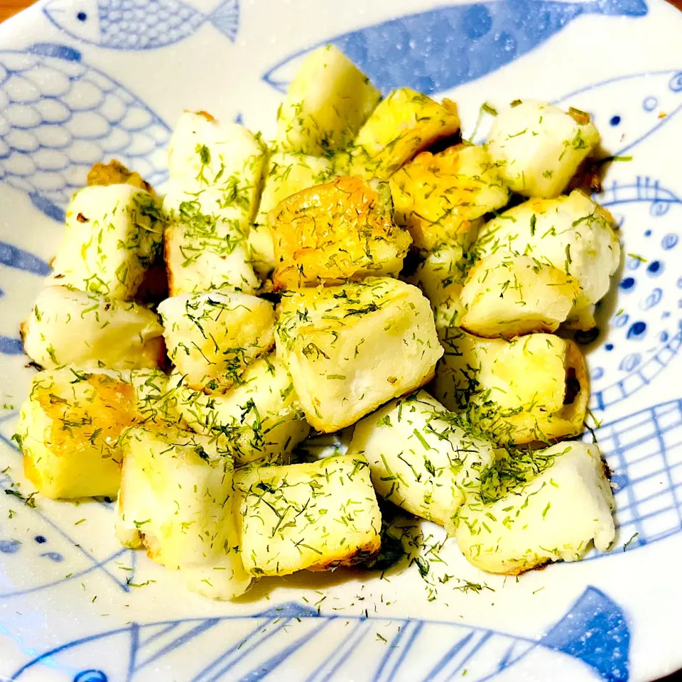 はんぺんの磯辺チーズ焼き🐟 Fish Cake Grilled w/ Nori Flakes, Parmesan Cheese & Olive Oil|アッコちゃん✨さん