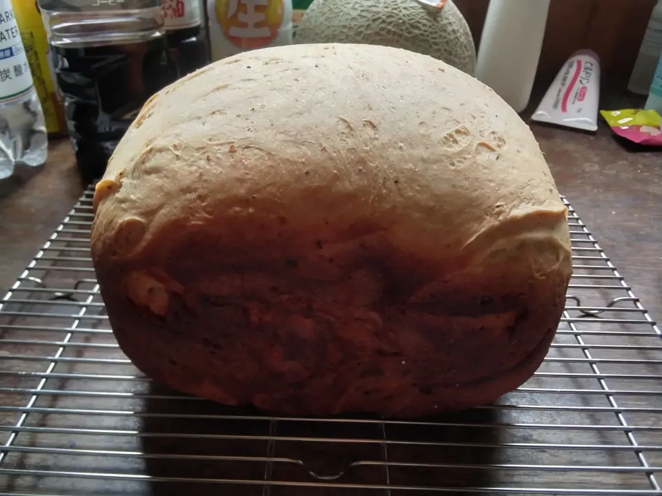 チェダーチーズとブラックペッパーの食パン🍞|にんにくと唐辛子が特に好き❤️(元シャリマー)さん