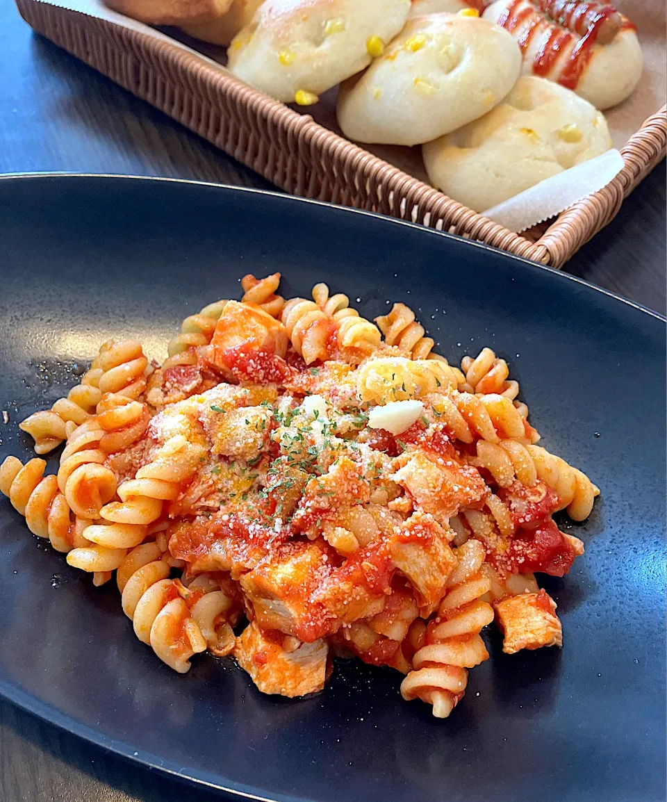 チキンとトマトのパスタ|mikaさん