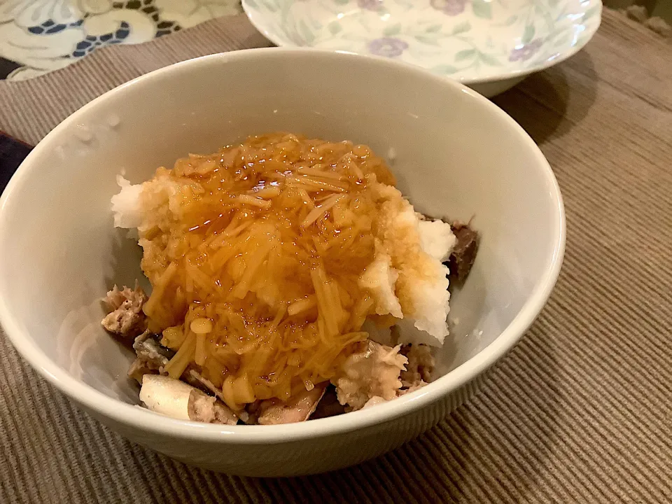 サバ缶と大根おろしなめ茸😋|アライさんさん