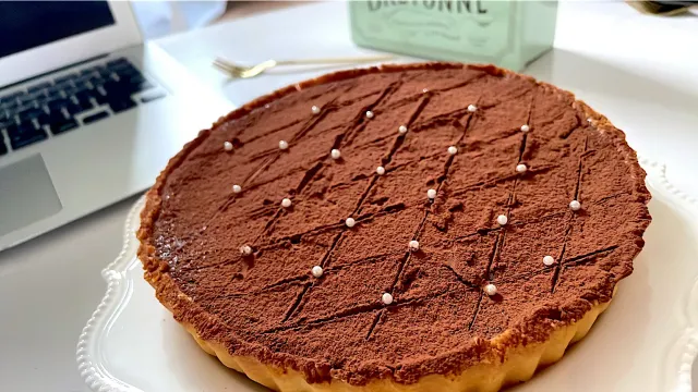 Snapdishの料理・レシピ写真:チョコレートタルト🍫｜まるっとホールで♡手作りバレンタインケーキ特集！！