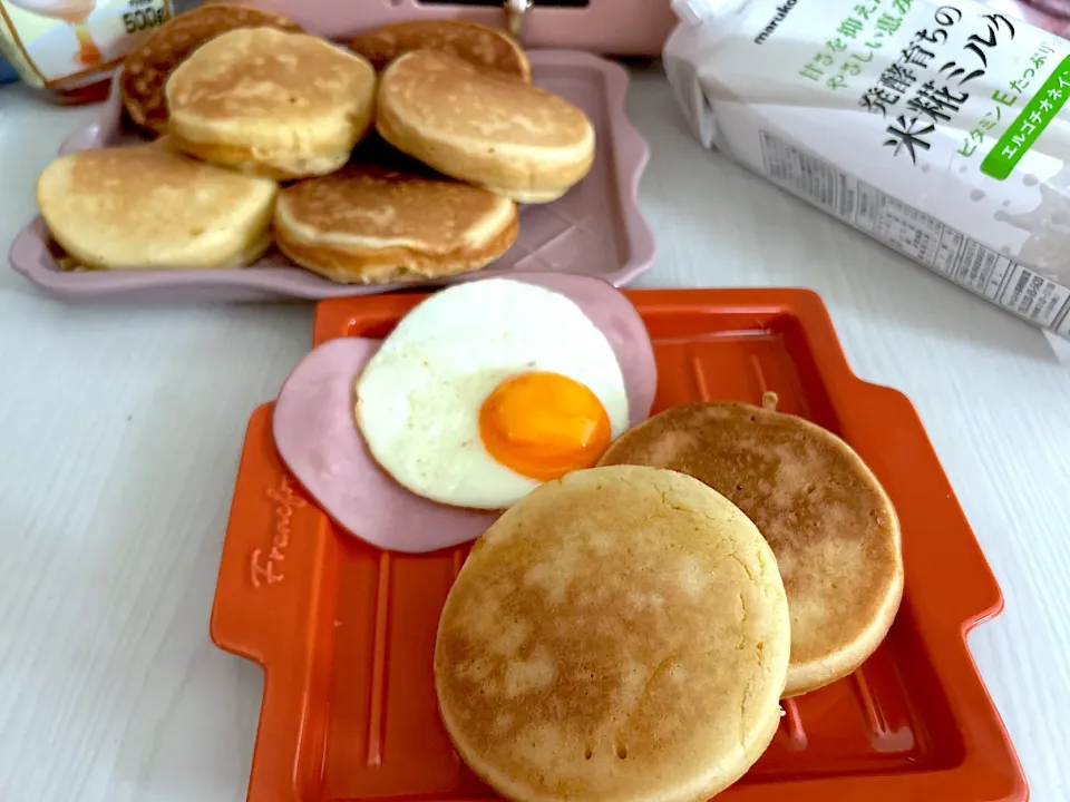 Snapdishの料理写真:米糀ミルクでホットケーキ🥞|こずりんさん