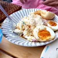 Snapdishの料理写真:ポテサラと味付け卵のせの件|Kanokoさん