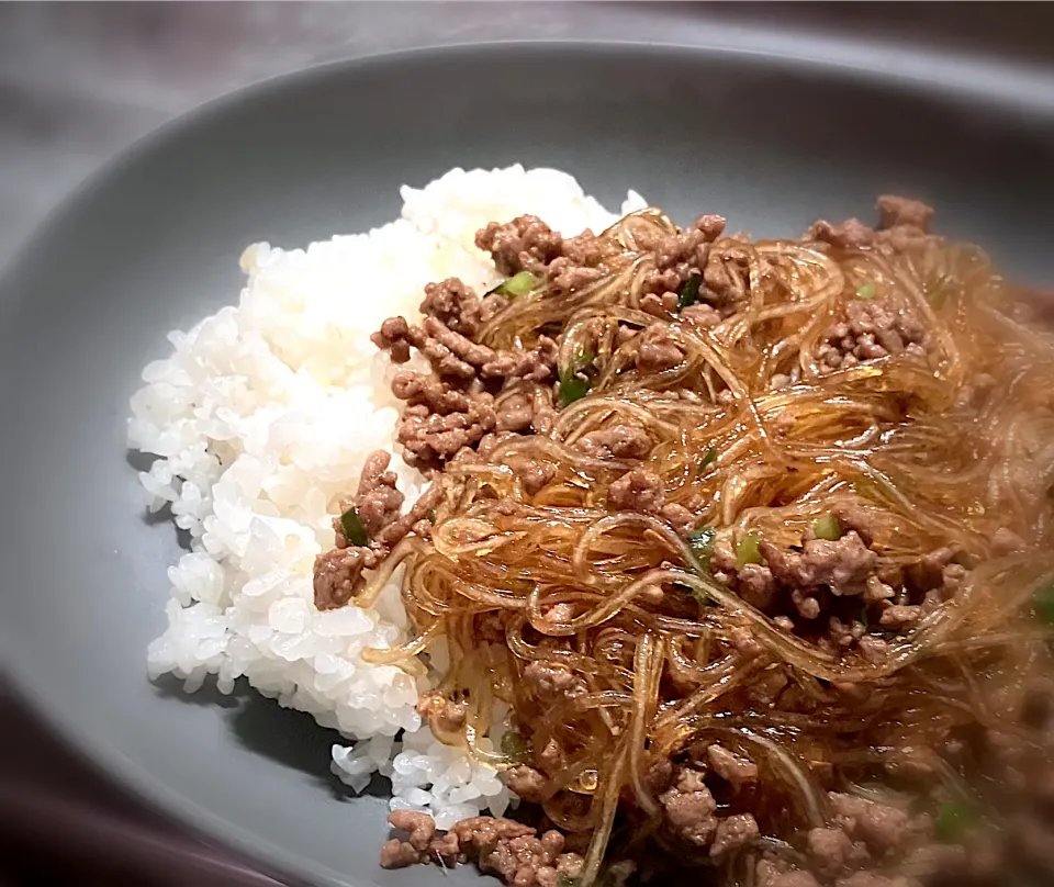 Snapdishの料理写真:今夜は、豚ひき肉と春雨のオイスターソース炒め煮飯を頂きました😋🎵👍|ギムレットさん