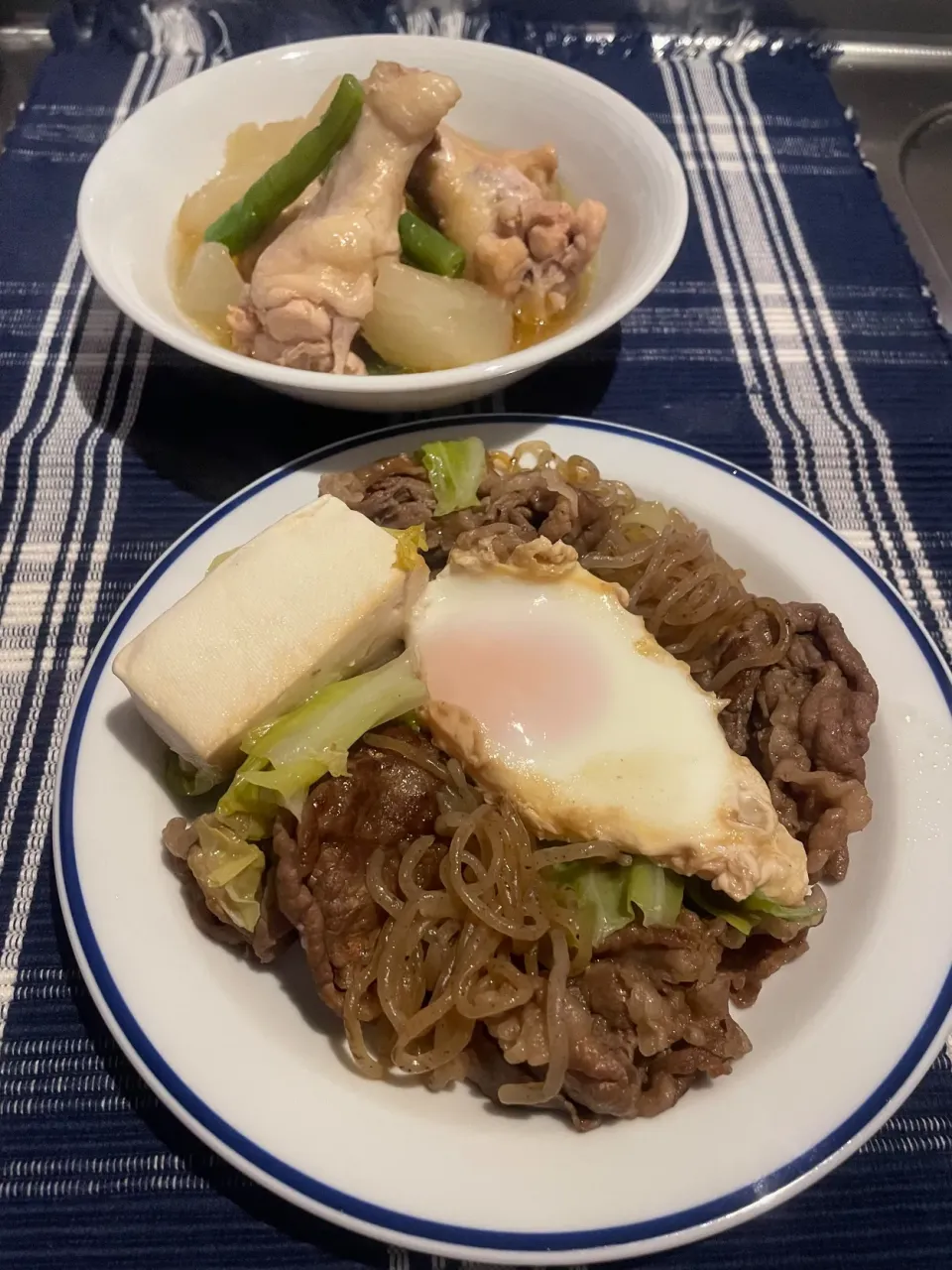 Snapdishの料理写真:すき焼き風煮とチキンと大根の生姜煮|めんちゃんさん