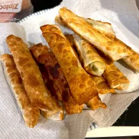 Snapdishの料理写真:枝豆とチーズの春巻き|yuwさん