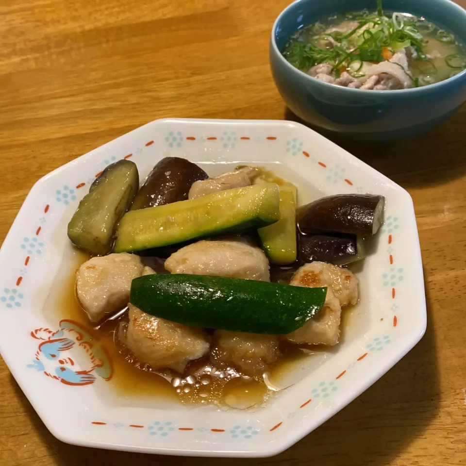 夏野菜と鶏肉の焼きびたしと、豚汁|もえさん