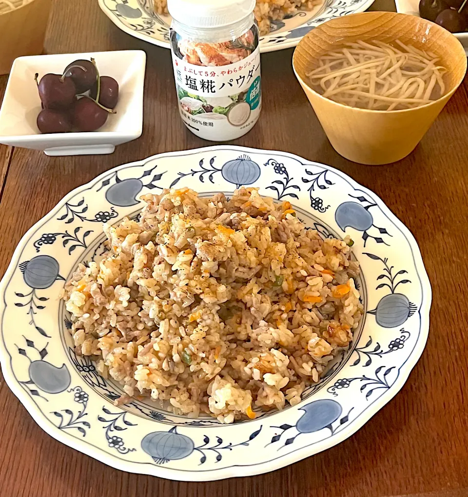 Snapdishの料理写真:ブランチ♯ひき肉チャーハン|小松菜さん