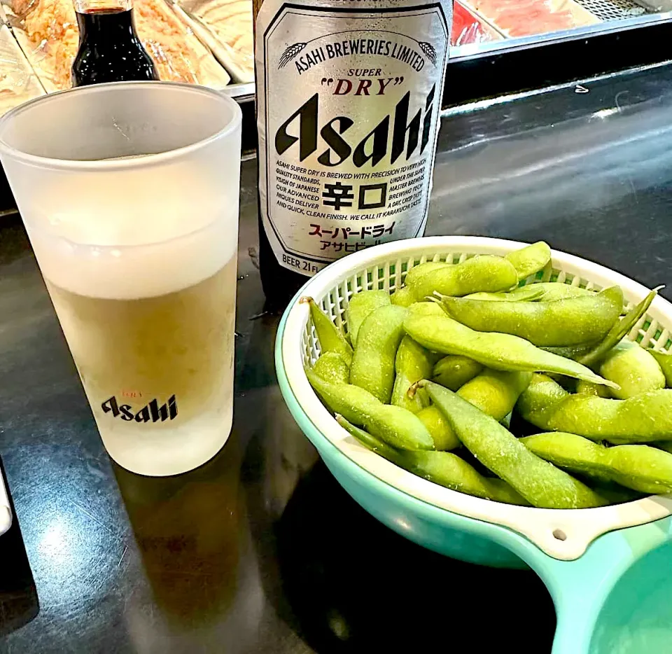 Edamame is the perfect snack to go with beer.|gonbenさん