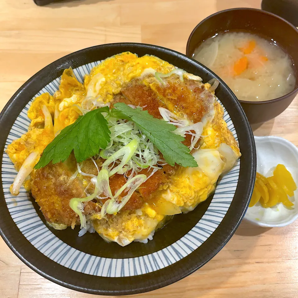 Snapdishの料理写真:一心のカツ丼|T. Wonderさん