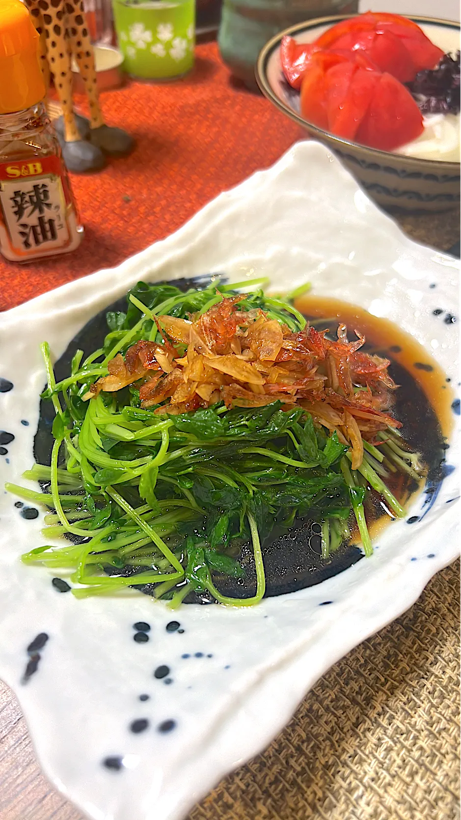 Snapdishの料理写真:豆苗の湯引き|くろさん