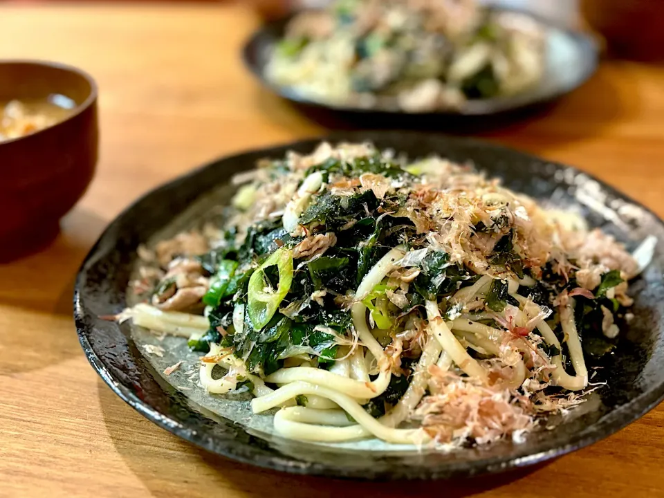 豚ワカメの焼きうどん|ふくすけ食堂さん