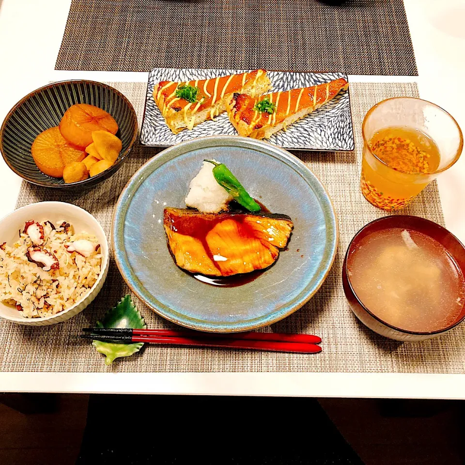 和定食（ブリの照り焼き、タコ飯、厚揚げの味噌マヨ焼き）|くろエモンさん