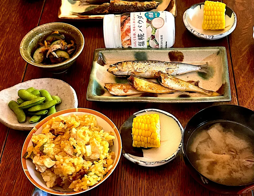 晩ごはん♯チキンとあさりの炊き込みご飯♯いわし丸干し♯ハタハタ丸干し|小松菜さん