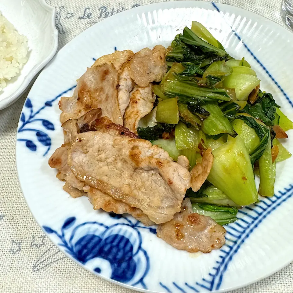 豚の生姜焼きと青梗菜炒め|うちゃこさん