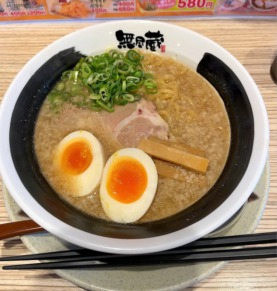 魚介豚骨醤油らーめん🍜|るみおんさん