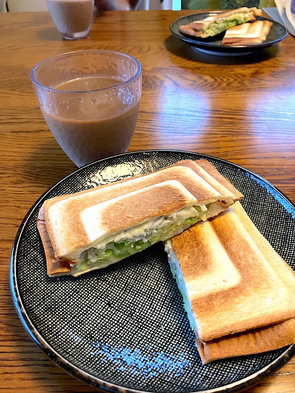 Snapdishの料理写真:しらすチーズキャベツホットサンド|_emi_48.0517さん