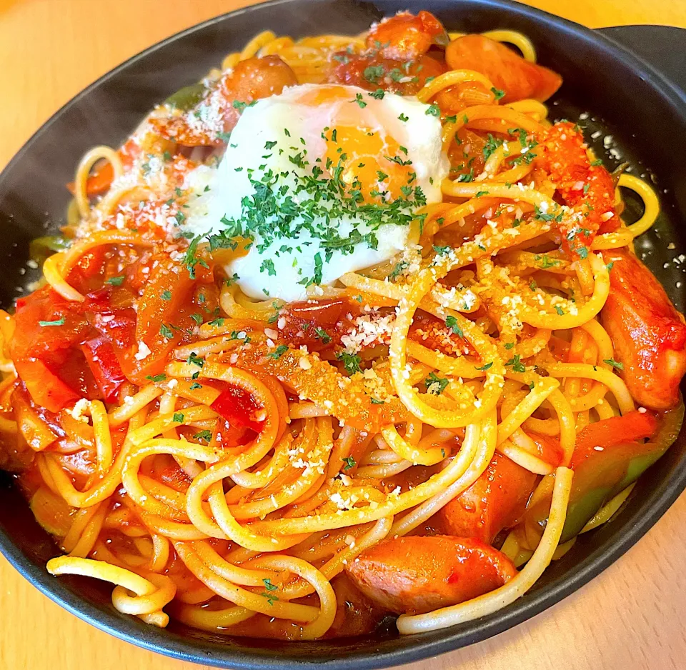 🍝トマトジュースで作るナポリタン|Mikaだよさん