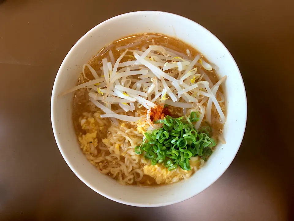 サンヨー サッポロ一番 みそラーメン(玉子入)|ばーさんさん