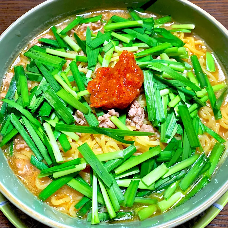 ニラ味噌ラーメン^_^自家製ニンニク味噌トッピング|きよっさんさん