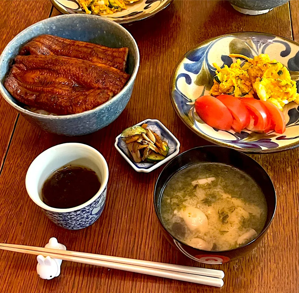 晩ごはん♯鰻丼♯かぼちゃサラダ|小松菜さん