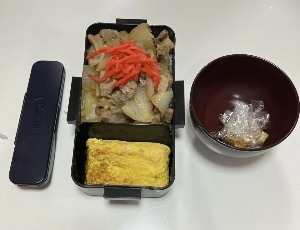 パパ弁☆豚玉丼☆だし巻き卵☆みそ玉|Saharaさん