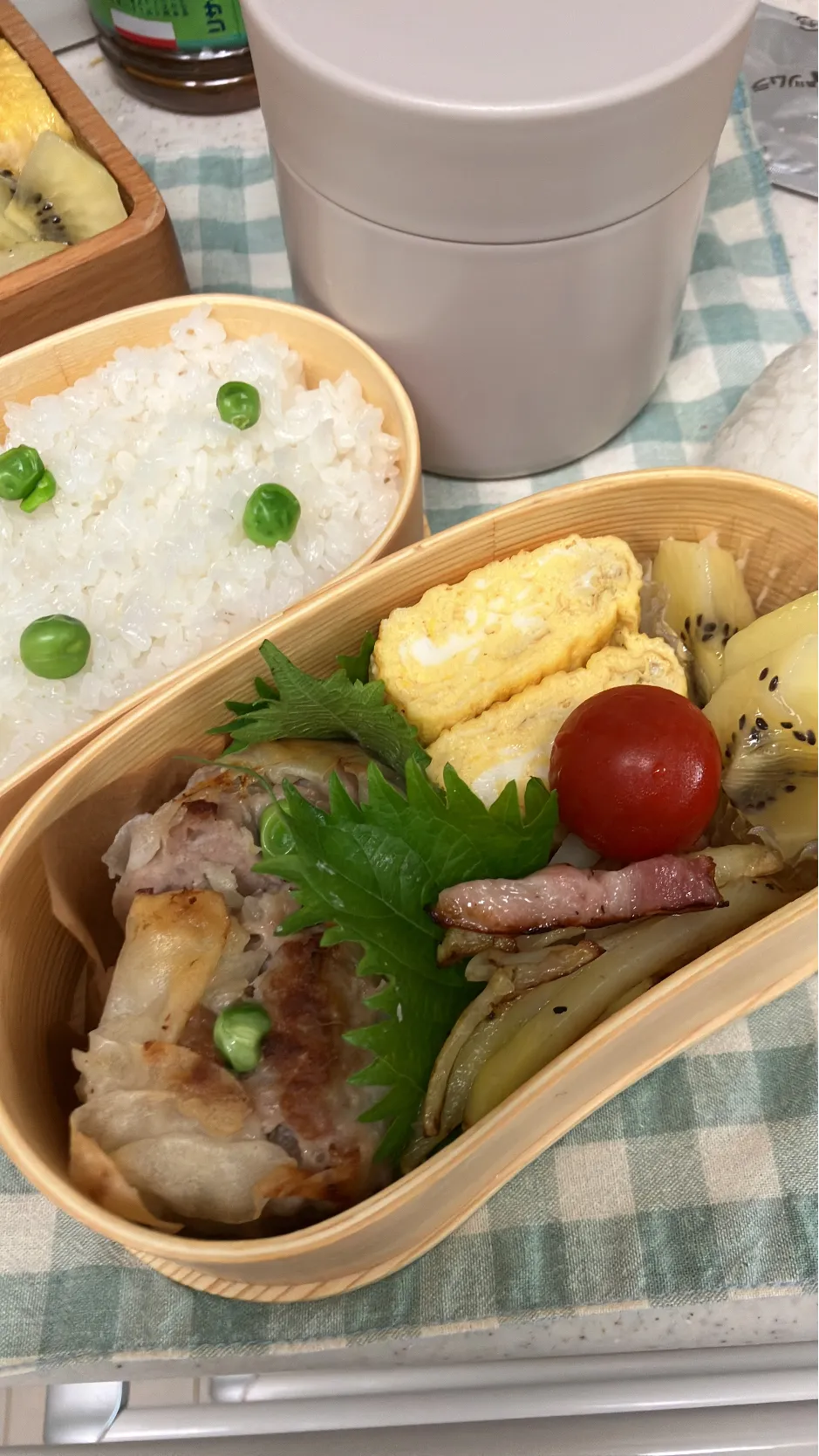 Snapdishの料理写真:巨大焼売の弁当|たんぽぽさん