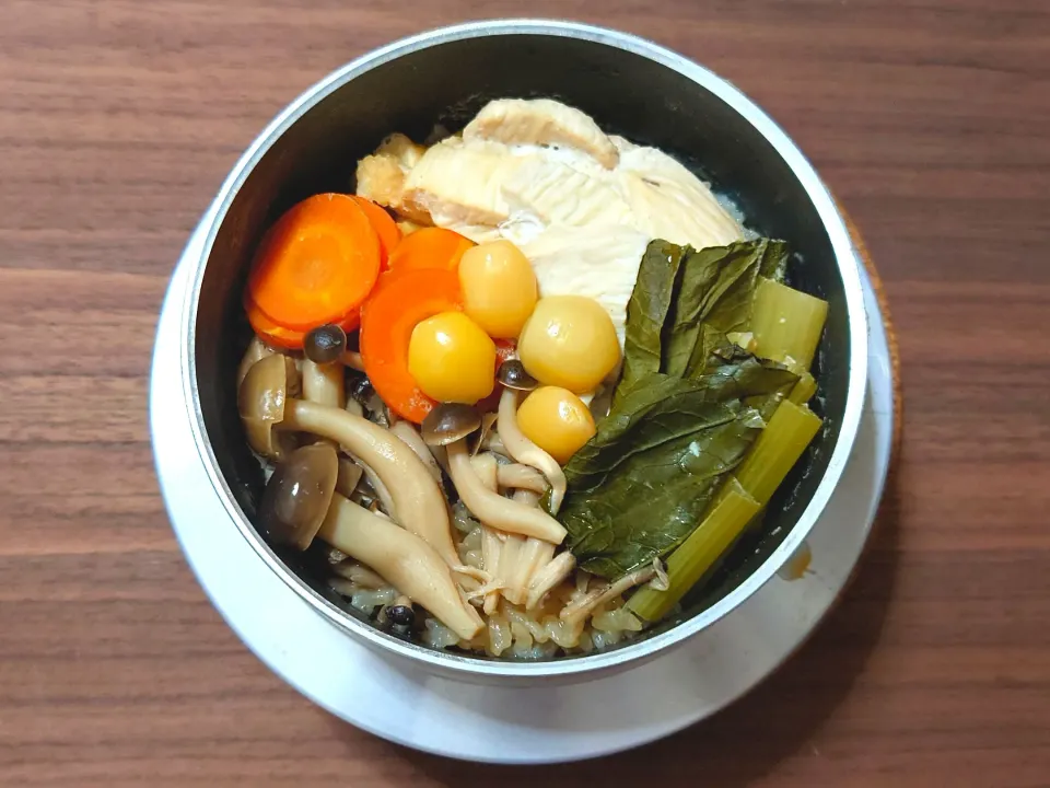 Snapdishの料理写真:今日の手作り弁当は、鶏五目釜飯。
※この他、一品おかず・漬物・汁物付き。|Mars＠釜飯作り研究中さん