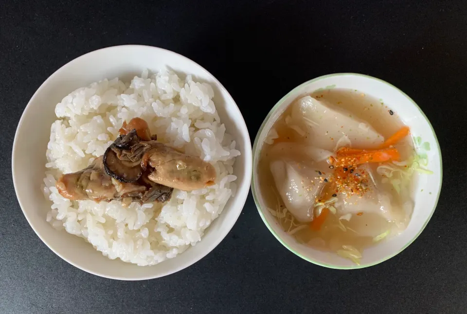 Snapdishの料理写真:花瑠＆花星 オイル&オイスターとぷるもち水餃子中華スープ風|そらまめさん