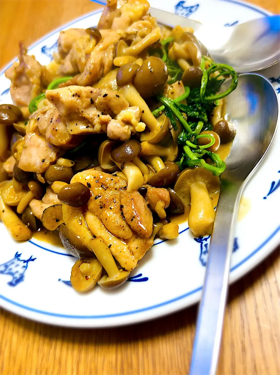 ”鶏肉と占地のクレソン添えバター醤油炒め”@ 自宅飯|平大さん