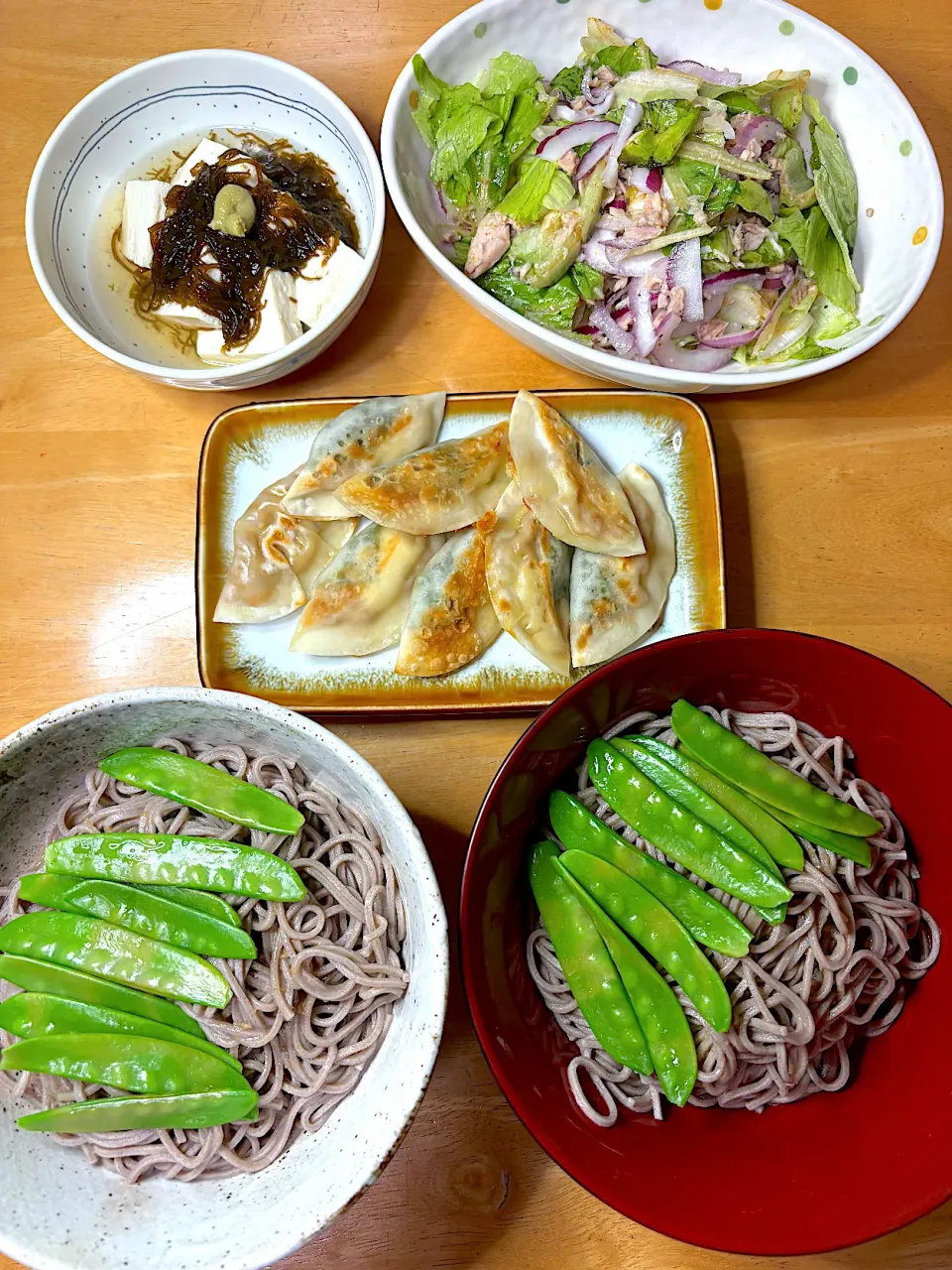 Snapdishの料理写真:🫛サヤエンドウ胡麻だれ蕎麦|Makokoさん