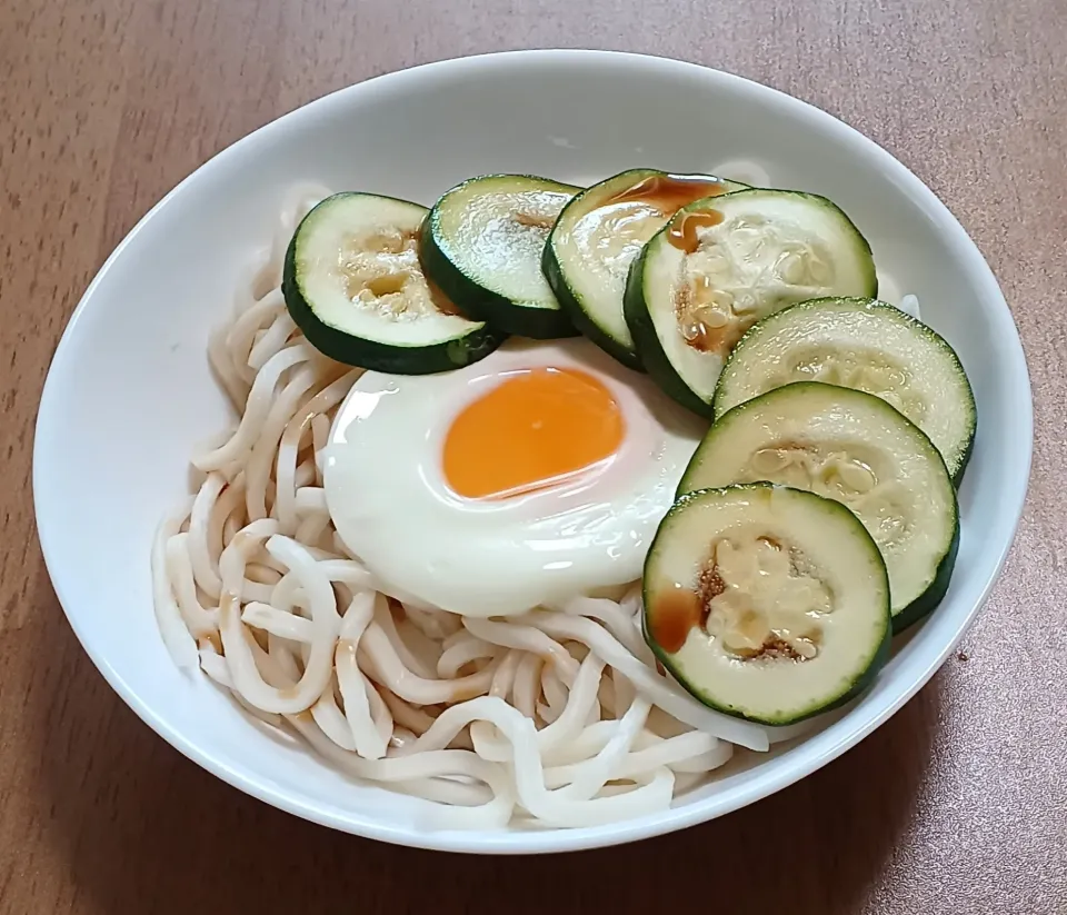 うどんと卵とズッキーニ|ナナさん