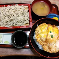 Snapdishの料理写真:カツ丼ざるセット|哲さん