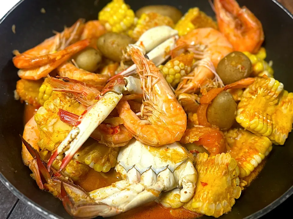 Spicy boiled seafood|yeni kartikasariさん