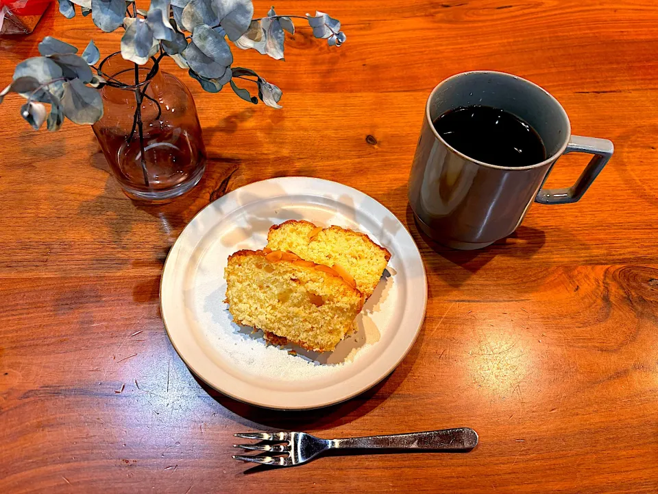 今日のおやつ(コーヒー&アーモンドケーキ)|cocomikaさん