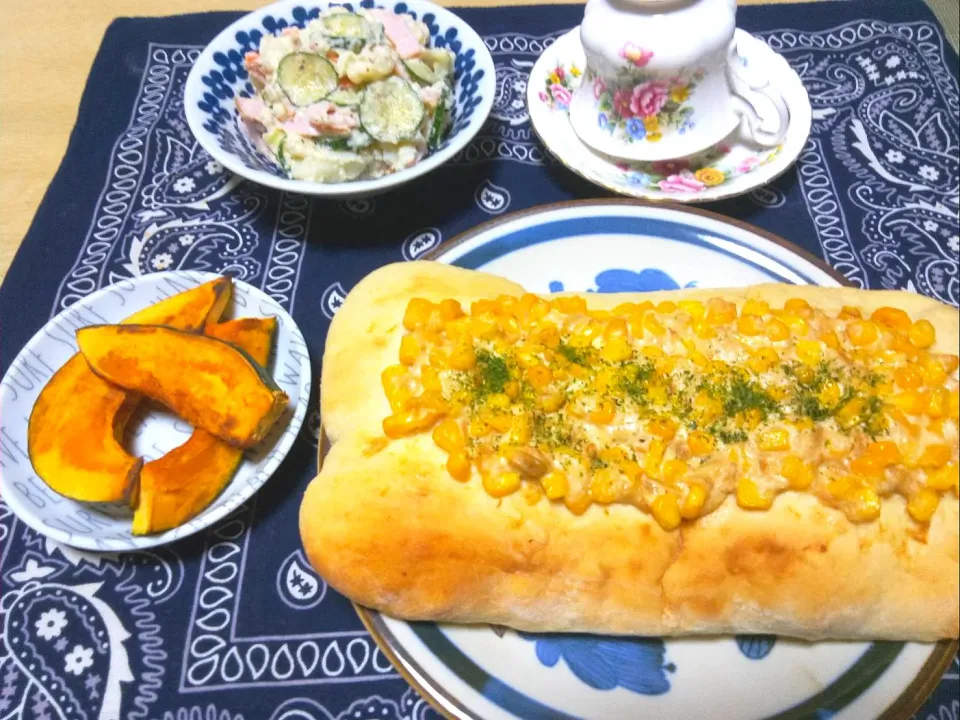 シーチキンコーンはパン焼きたて！亀の私に沢山応援申し訳けないです。😢！|りささん