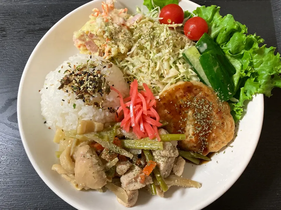 今日の朝ご飯・鶏豆腐ハンバーグのワンプレート|まちゃさん