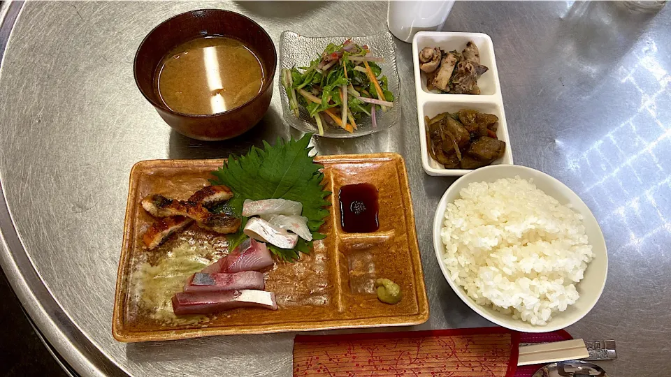 本日はお造り定食🐟|晏如さん