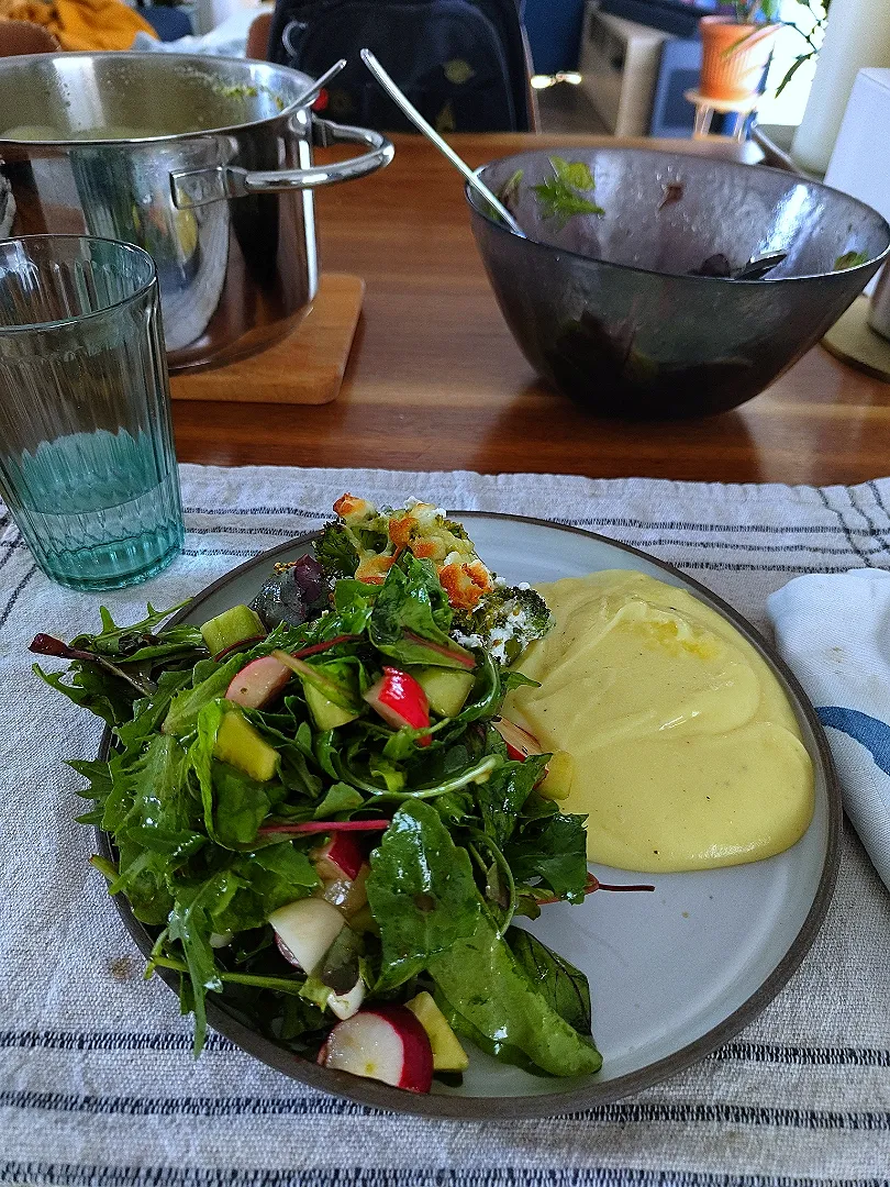 Backed Brokkoli with cheese, potatoe puree and salad|Vera Andrianova Forwerkさん