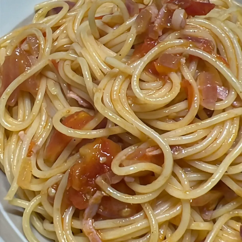 Snapdishの料理写真:トマトのパスタ|さささん