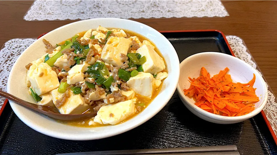 麻婆素麺♪冷たい素麺の上に熱々のピリ辛麻婆豆腐をたっぷりかけて頂きます。有り合わせの材料でたまたま作ってみたら、美味しかってです|笙　みかんさん