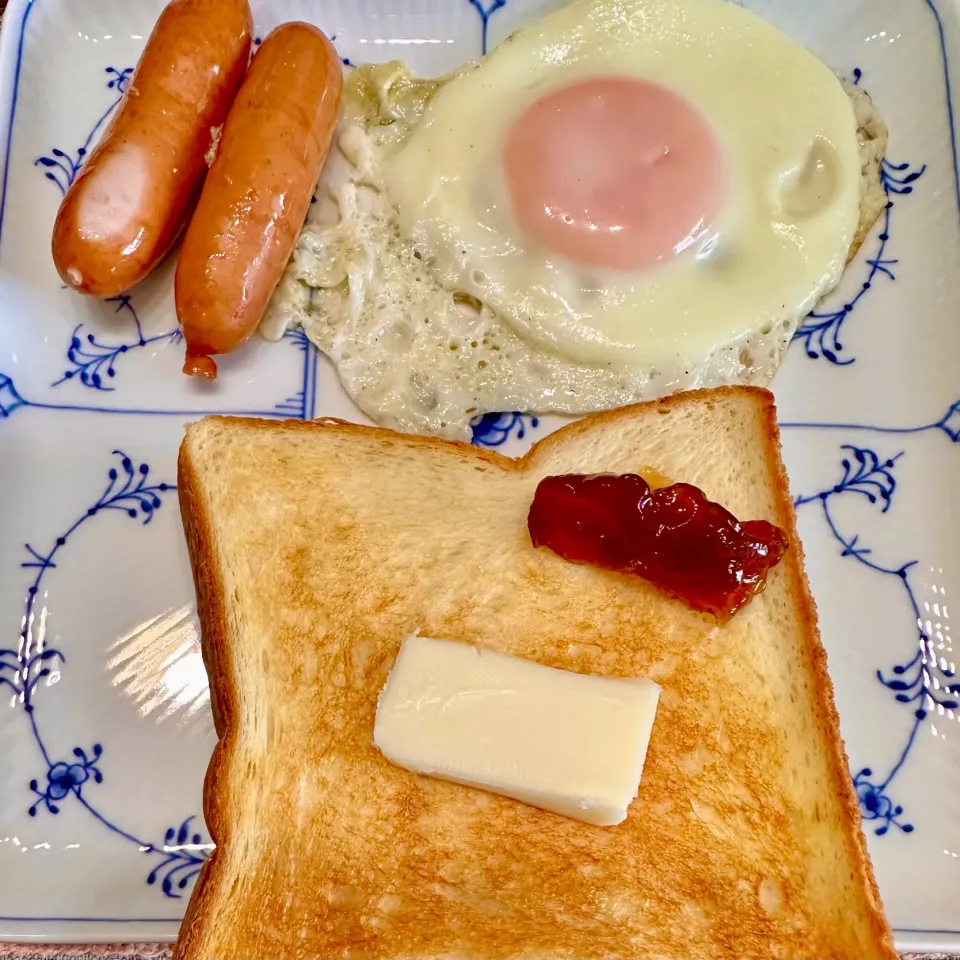 日曜日のブランチ🍞🍳🍖|Jean Nobyさん