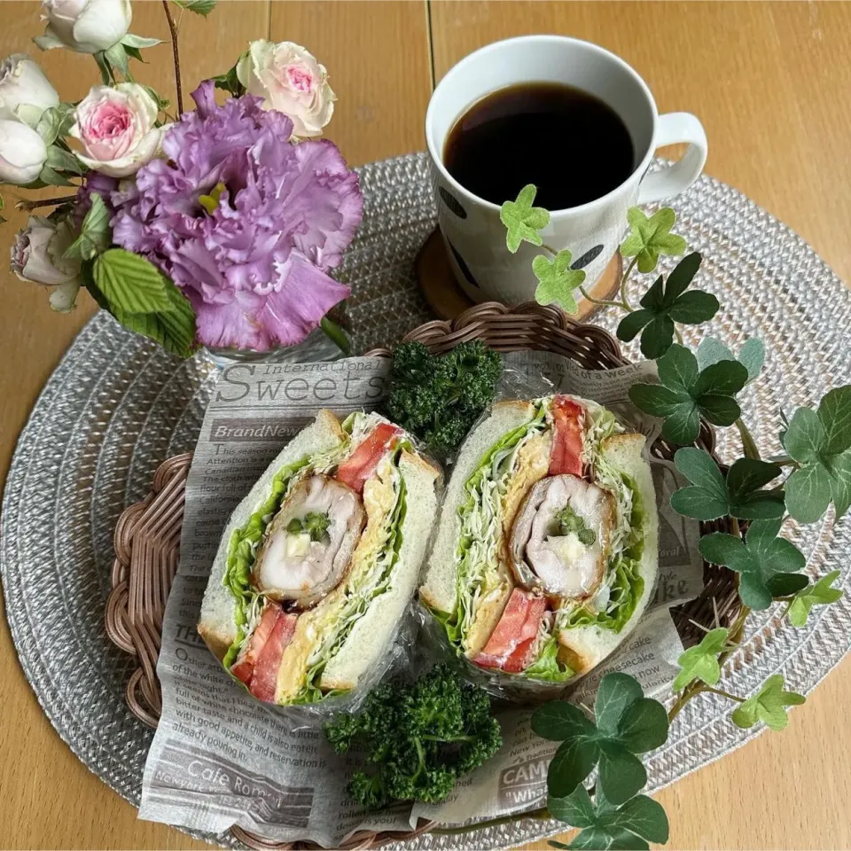 6/30❤︎アスパラチーズチキンロールオムレツサンド🌱🥪

＊カンタボーレ湯種ブレッド本熟成食パン
＊アスパラチーズチキンロール
＊オムレツ
＊フリルレタス＊キャベツ ＊トマト|Makinsさん