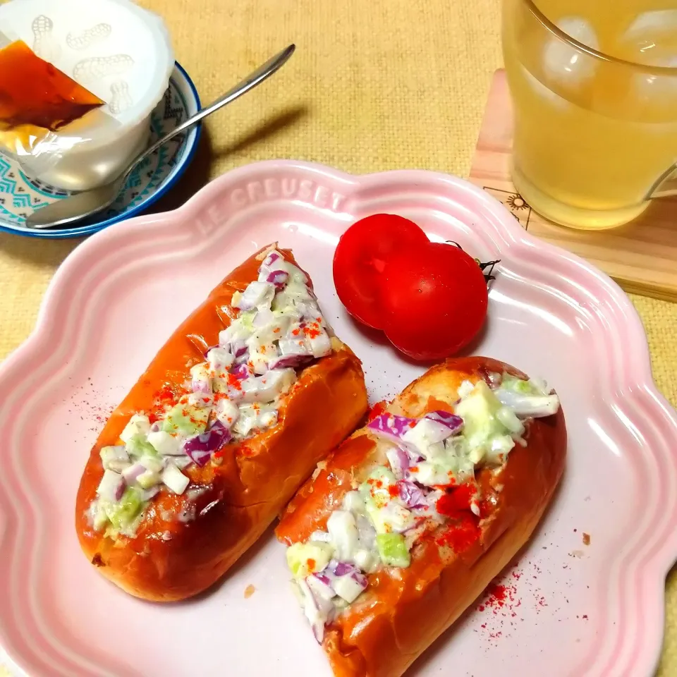 アボカドと玉ねぎのサンドイッチ|うたかた。さん