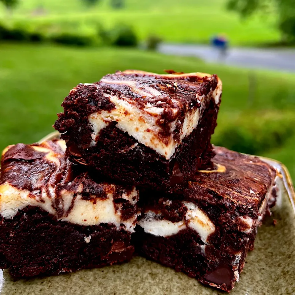 Snapdishの料理写真:Brownie cheesecake bars|Dean M Rogersさん