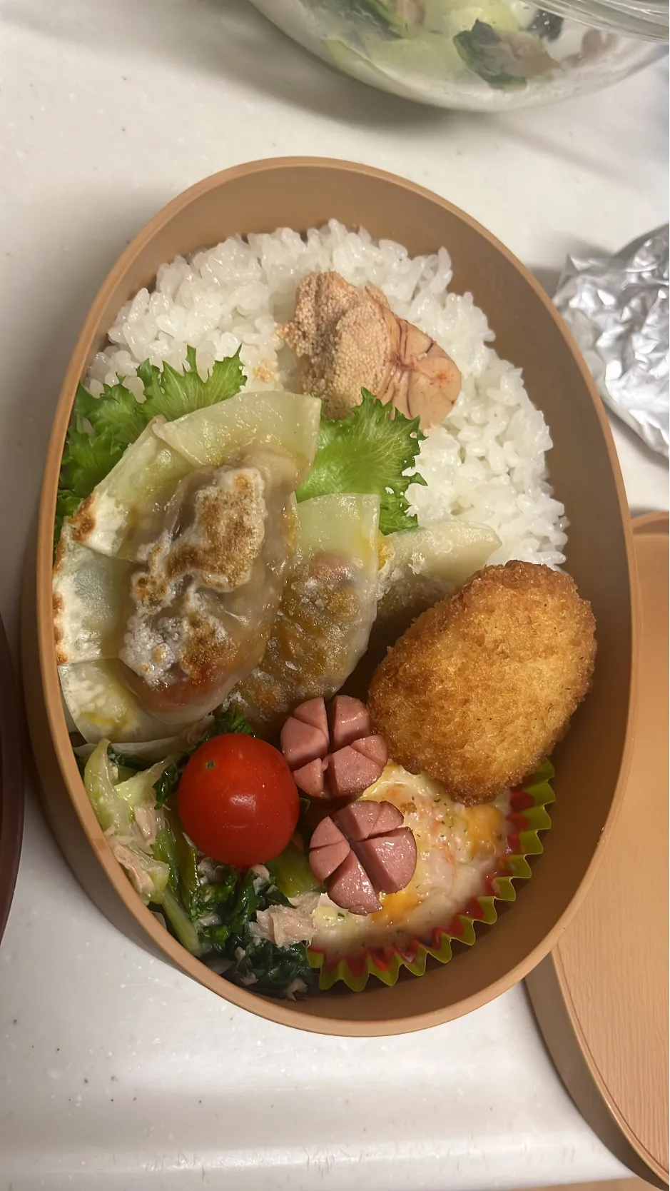 Snapdishの料理写真:娘の毎日弁当！カレーぎょうざ弁当！|ほのそうmamaさん